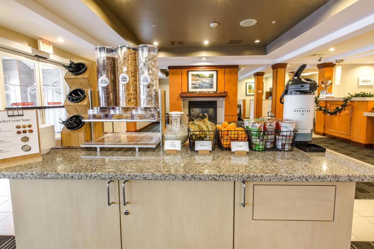Towneplace Suites By Marriott Γκίλφορντ Εξωτερικό φωτογραφία
