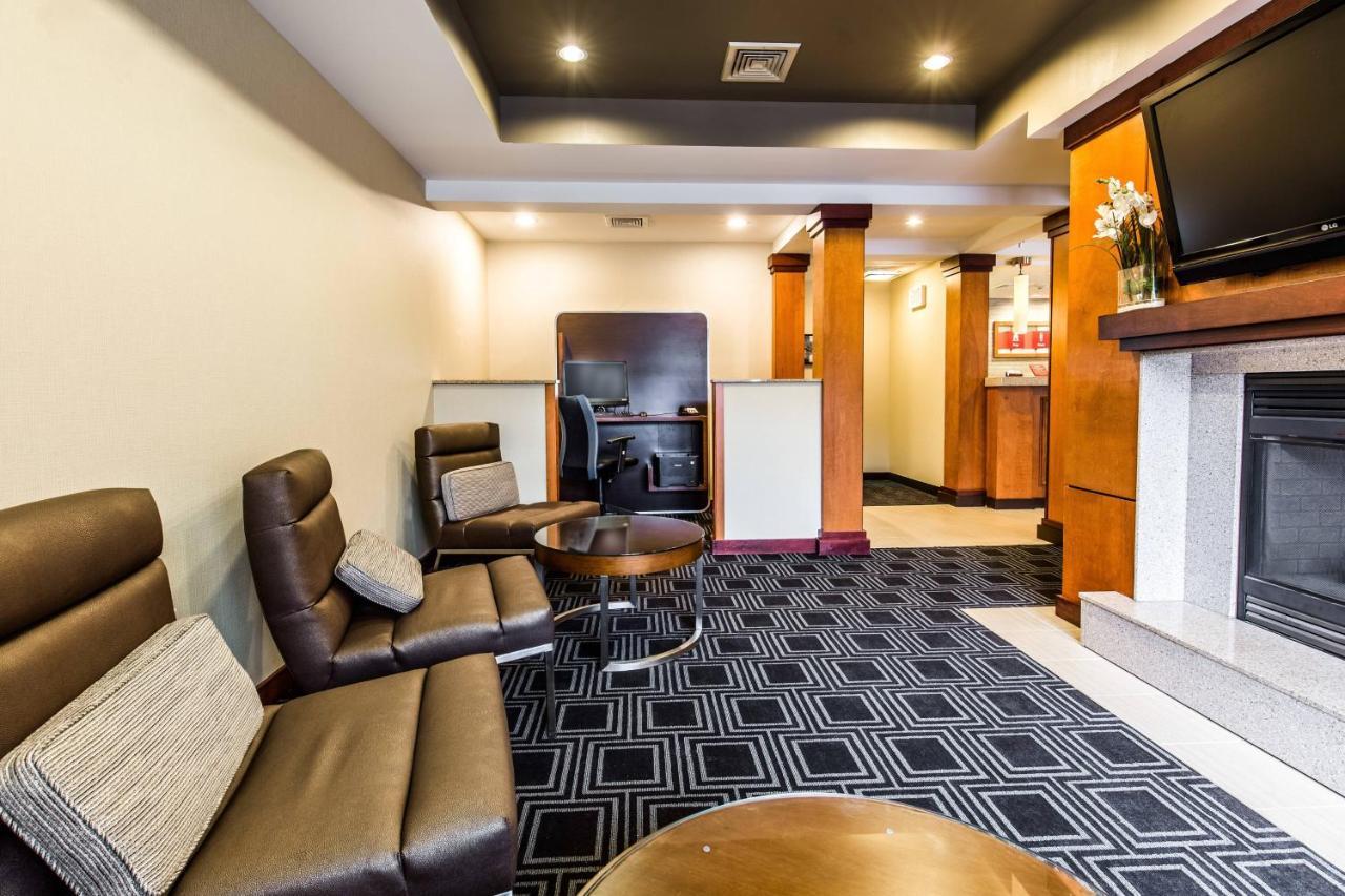 Towneplace Suites By Marriott Γκίλφορντ Εξωτερικό φωτογραφία