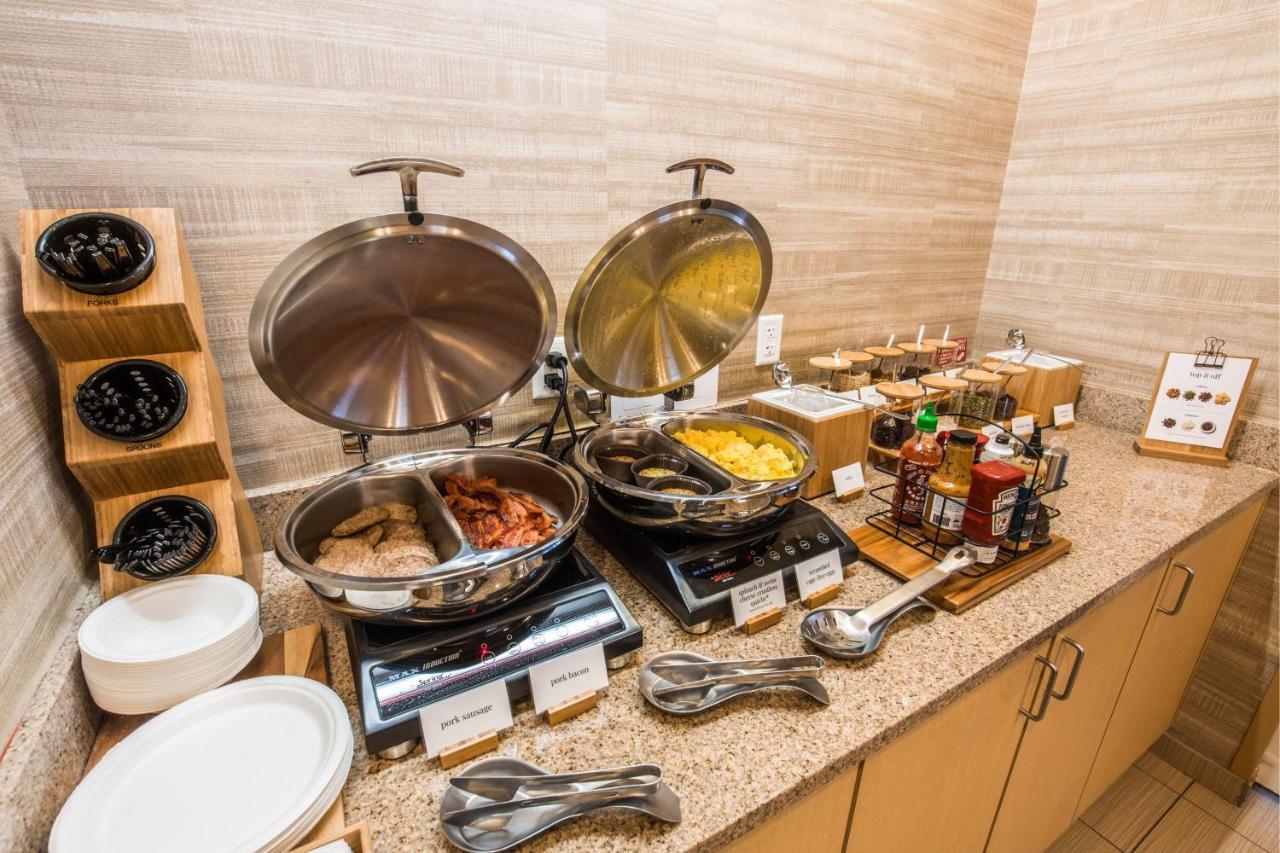 Towneplace Suites By Marriott Γκίλφορντ Εξωτερικό φωτογραφία