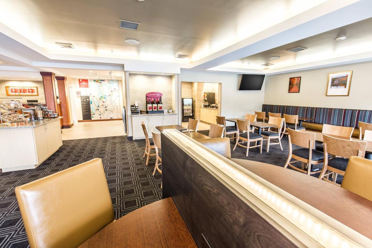 Towneplace Suites By Marriott Γκίλφορντ Εξωτερικό φωτογραφία