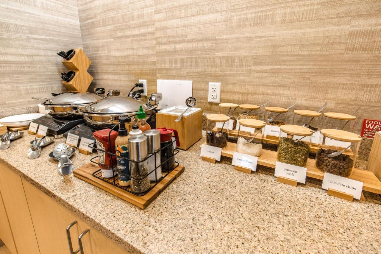 Towneplace Suites By Marriott Γκίλφορντ Εξωτερικό φωτογραφία
