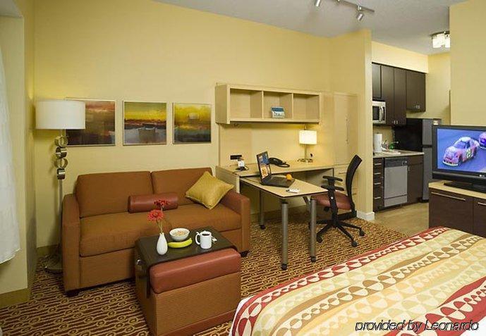 Towneplace Suites By Marriott Γκίλφορντ Δωμάτιο φωτογραφία