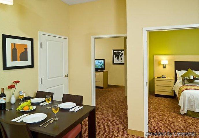 Towneplace Suites By Marriott Γκίλφορντ Δωμάτιο φωτογραφία