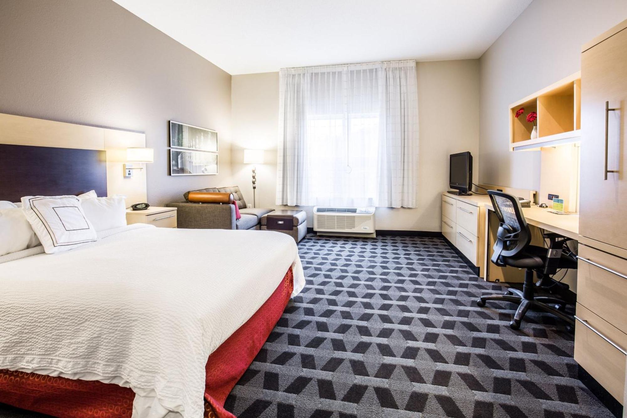 Towneplace Suites By Marriott Γκίλφορντ Εξωτερικό φωτογραφία