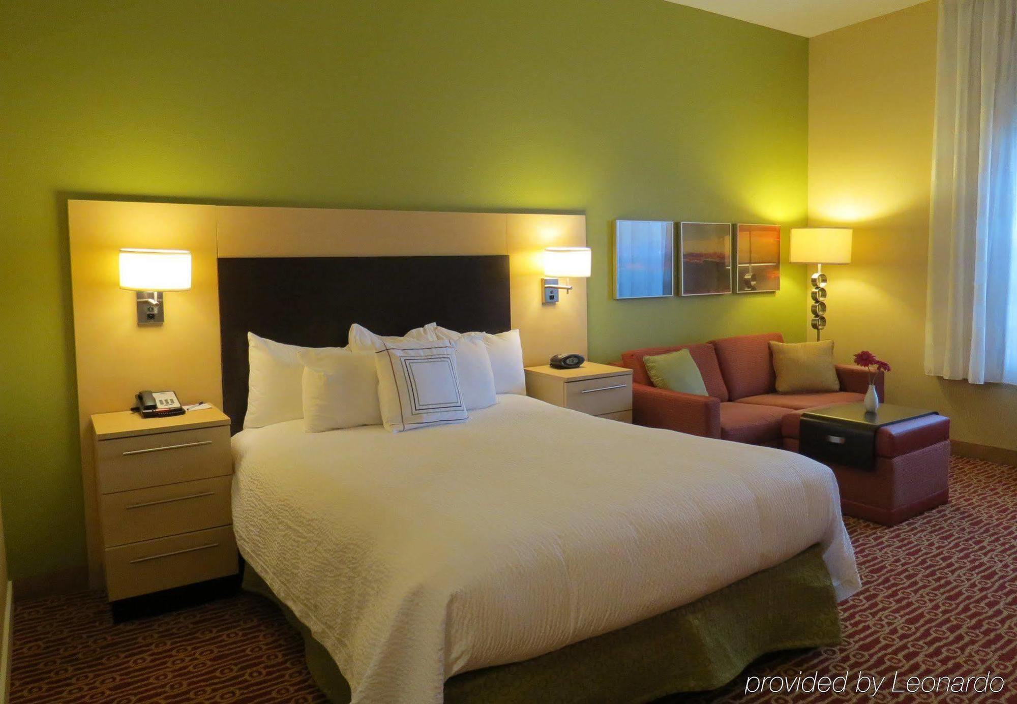 Towneplace Suites By Marriott Γκίλφορντ Εξωτερικό φωτογραφία