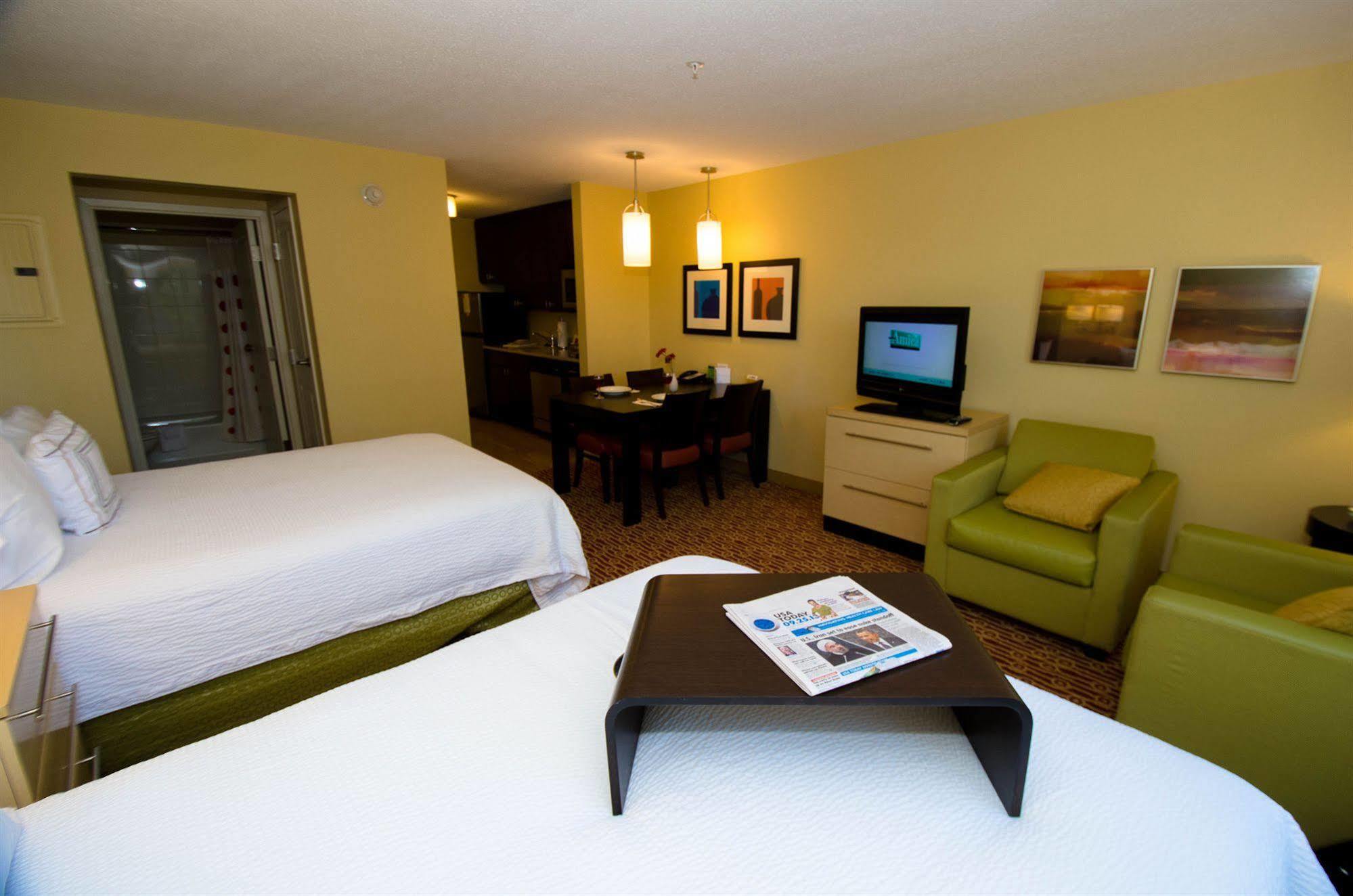 Towneplace Suites By Marriott Γκίλφορντ Εξωτερικό φωτογραφία