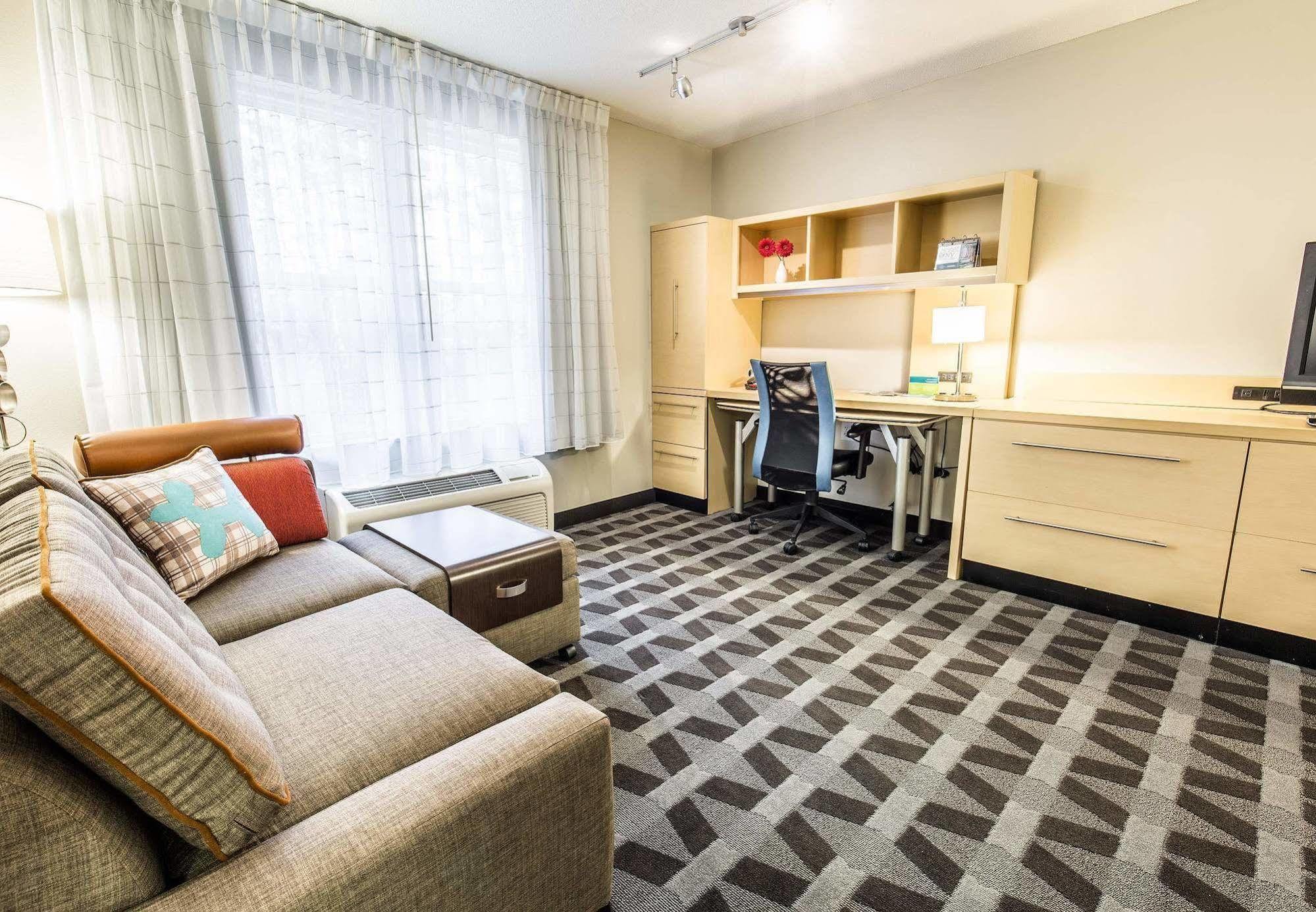 Towneplace Suites By Marriott Γκίλφορντ Εξωτερικό φωτογραφία
